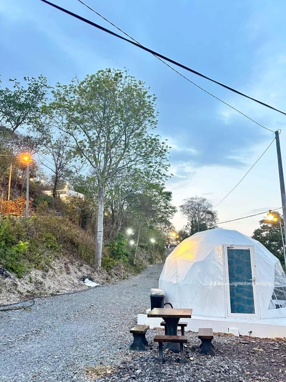 Gunung Medan Glamping & Cafe Hotel Kangar Bagian luar foto
