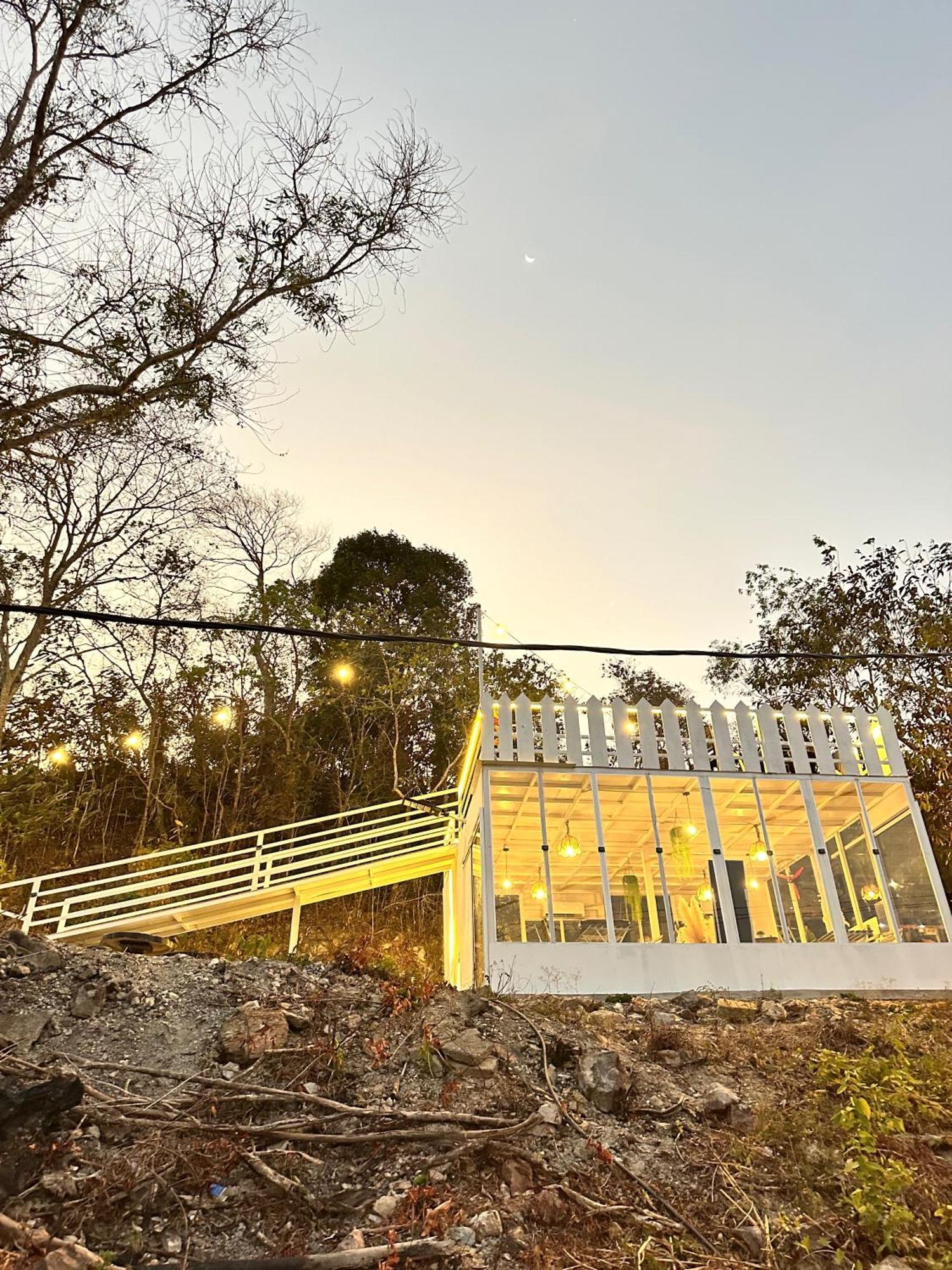 Gunung Medan Glamping & Cafe Hotel Kangar Bagian luar foto